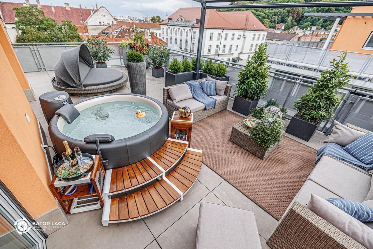 Buekk Penthouse, Panorama Jacuzzival Διαμέρισμα Μίσκολτς Εξωτερικό φωτογραφία